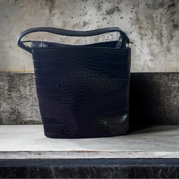 AOTA Elena Crossbody Bucket Bag MOCK CROC Black NWT Rachael Zoe Fall Curation - Picture 4 of 6